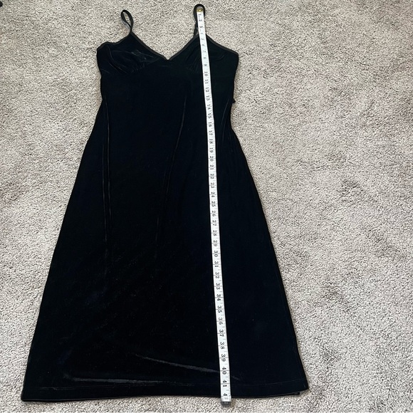NWT! Band of the Free Black Girl-Crush Velvet Midi Slip Dress. Size Medium. - Picture 12 of 15
